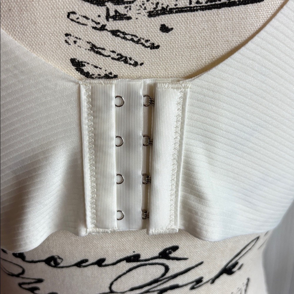 White Ribbed V-Neck Bralette - Picture 4 of 6